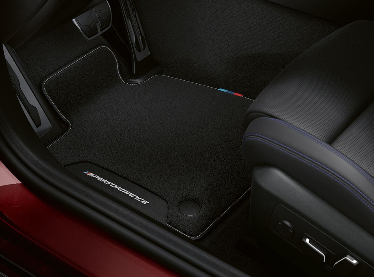 BMW i5 M Performance automattenset met M Performance-logo