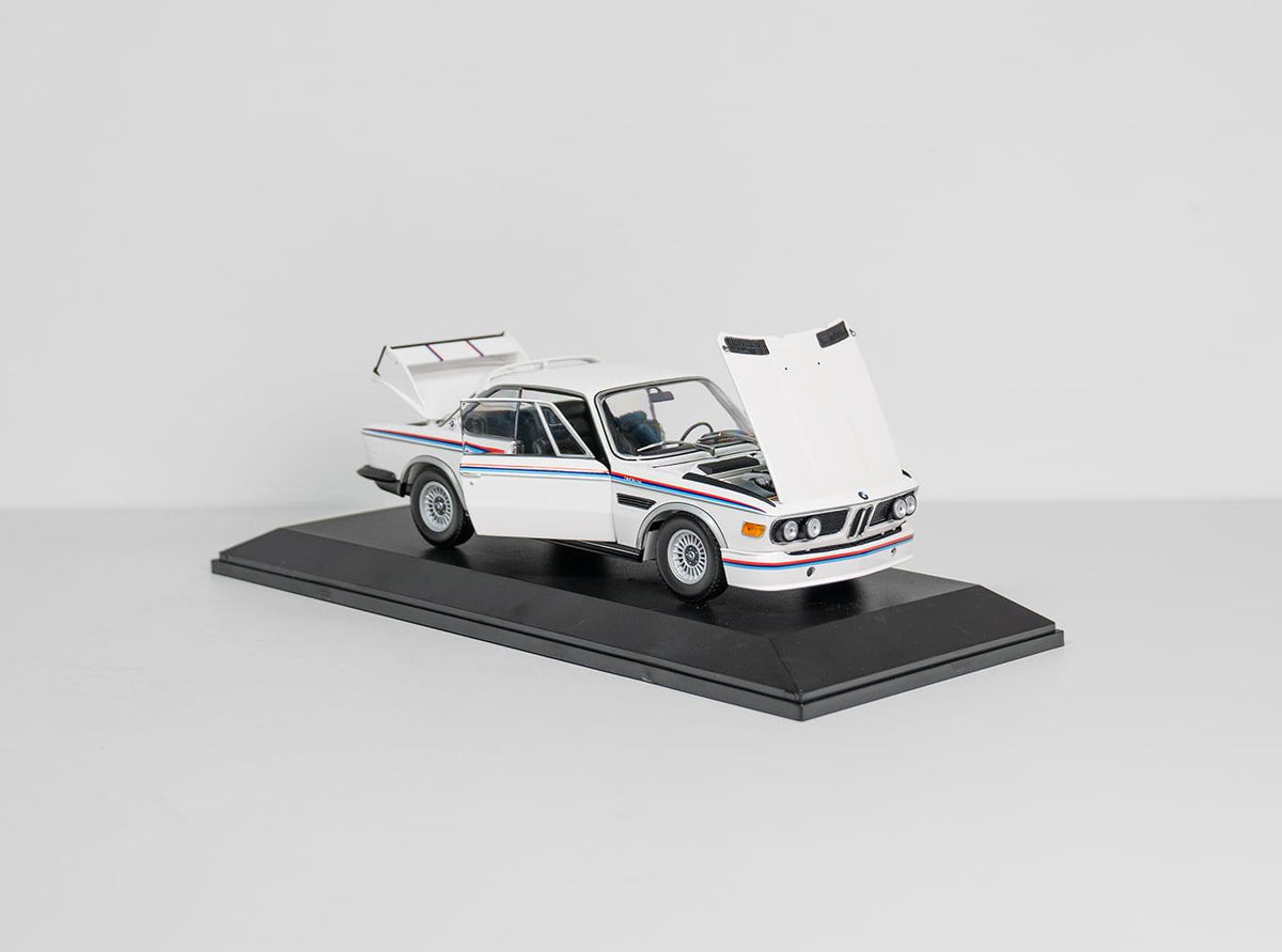 BMW 3.0 CSL Heritage Miniatuur 1:18 - Van Poelgeest BMW & MINI