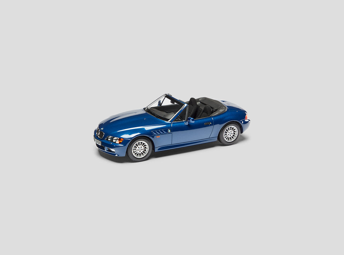 BMW Z3 Roadster Miniatuur 1:18 (Montre blue)