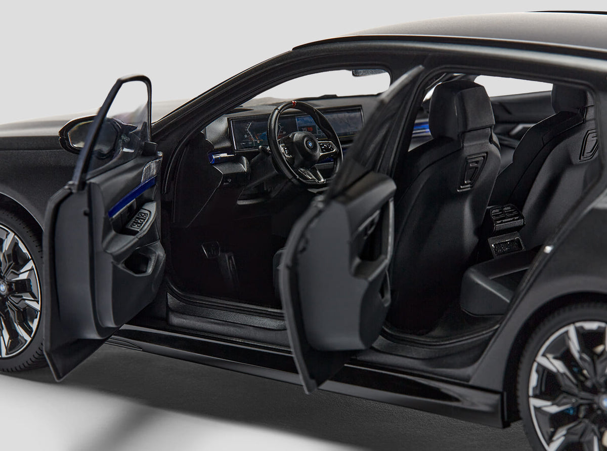 BMW i5 Sedan G61 Miniatuur 1:18 (Frozen deep grey)