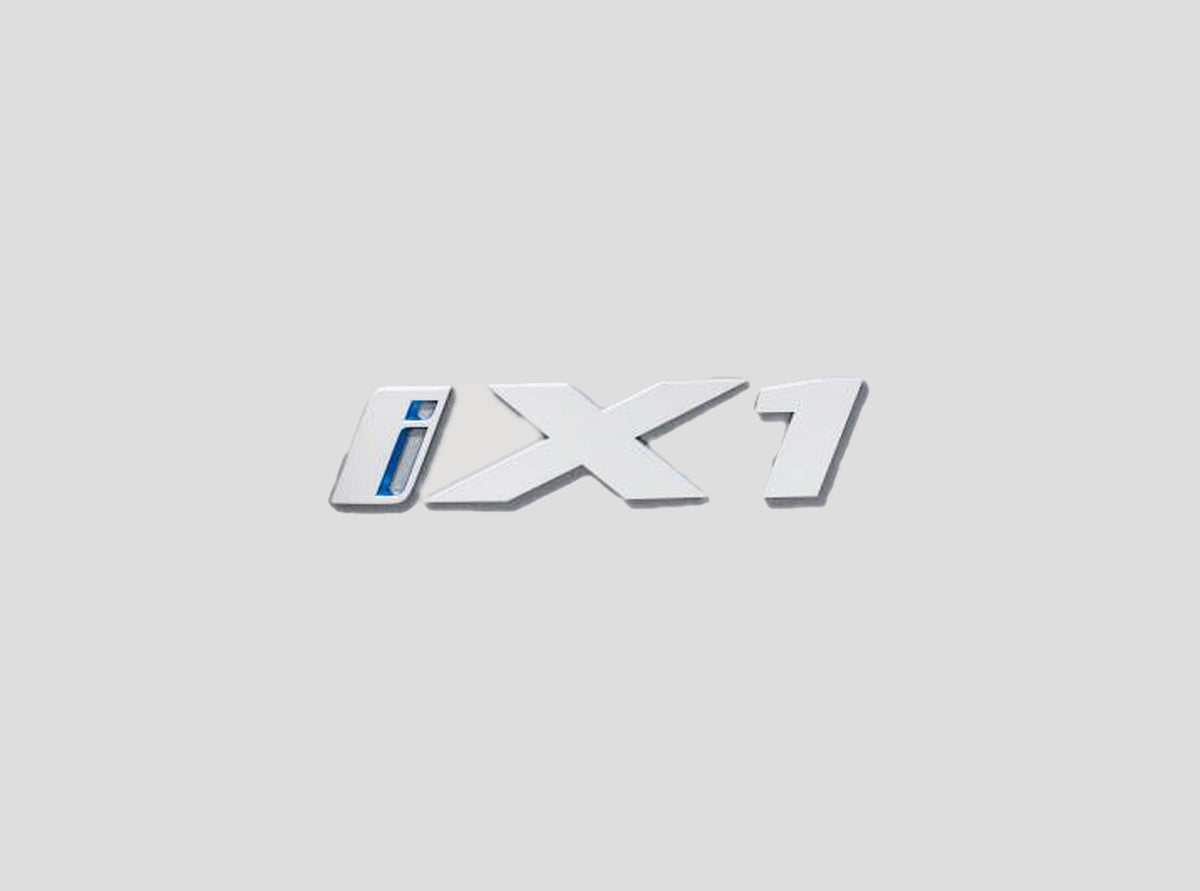 BMW iX1 Logo Achterzijde
